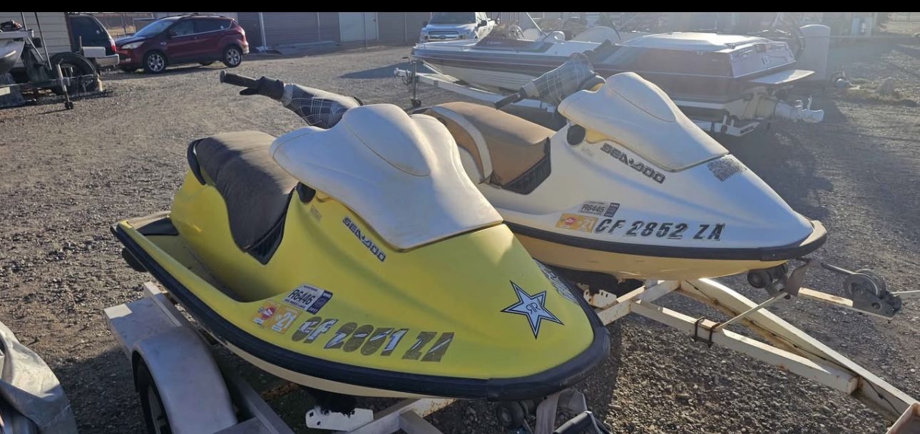 96 And 97 Jet Skis 660cc 