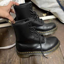 Dr Marten Boots
