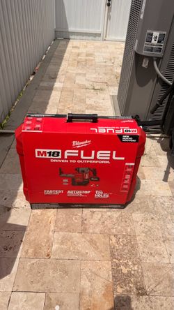 Milwaukee M18 FUEL Rotary Hammer Kit