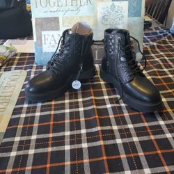 Women's Size 6 Boots