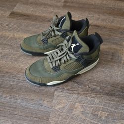 Olive Jordan 4 Size 9.5