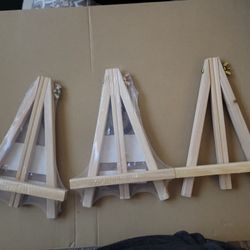 Small Art Stand