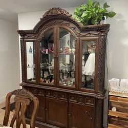 China Cabinet With Beautiful Matching Extended Dining Table 
