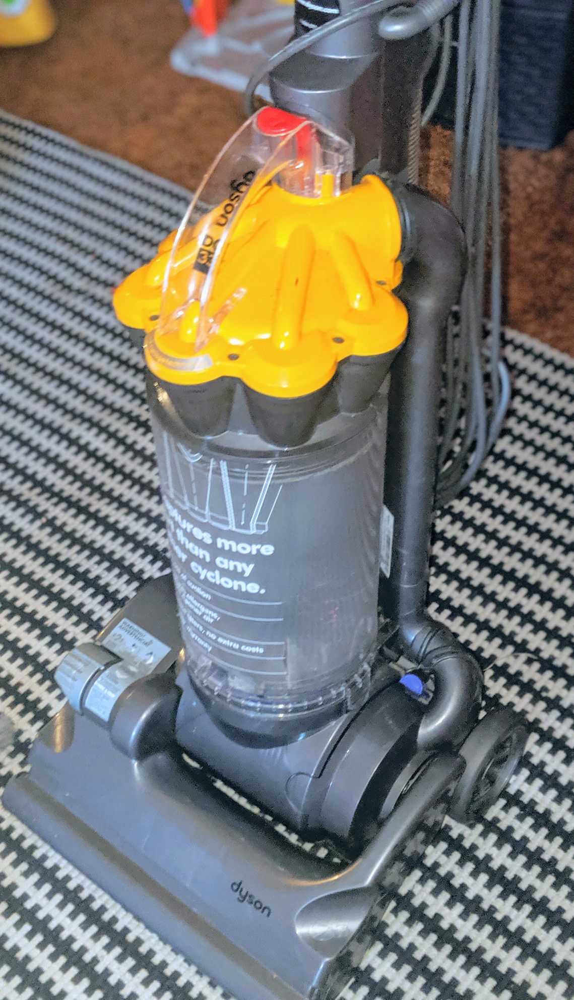 Dyson DC33 Multi Surface Vacuum Cleaner-very clean
