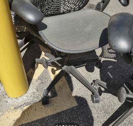 60 Herman Miller