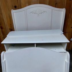 Girl twin size bed w/trundle & dresser all white