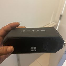 Altec Lansing HydraBlast Bluetooth waterproof Speaker need gone today 