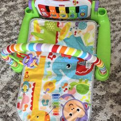 Fisher-Price Baby Playmat Deluxe Kick & Play Mat