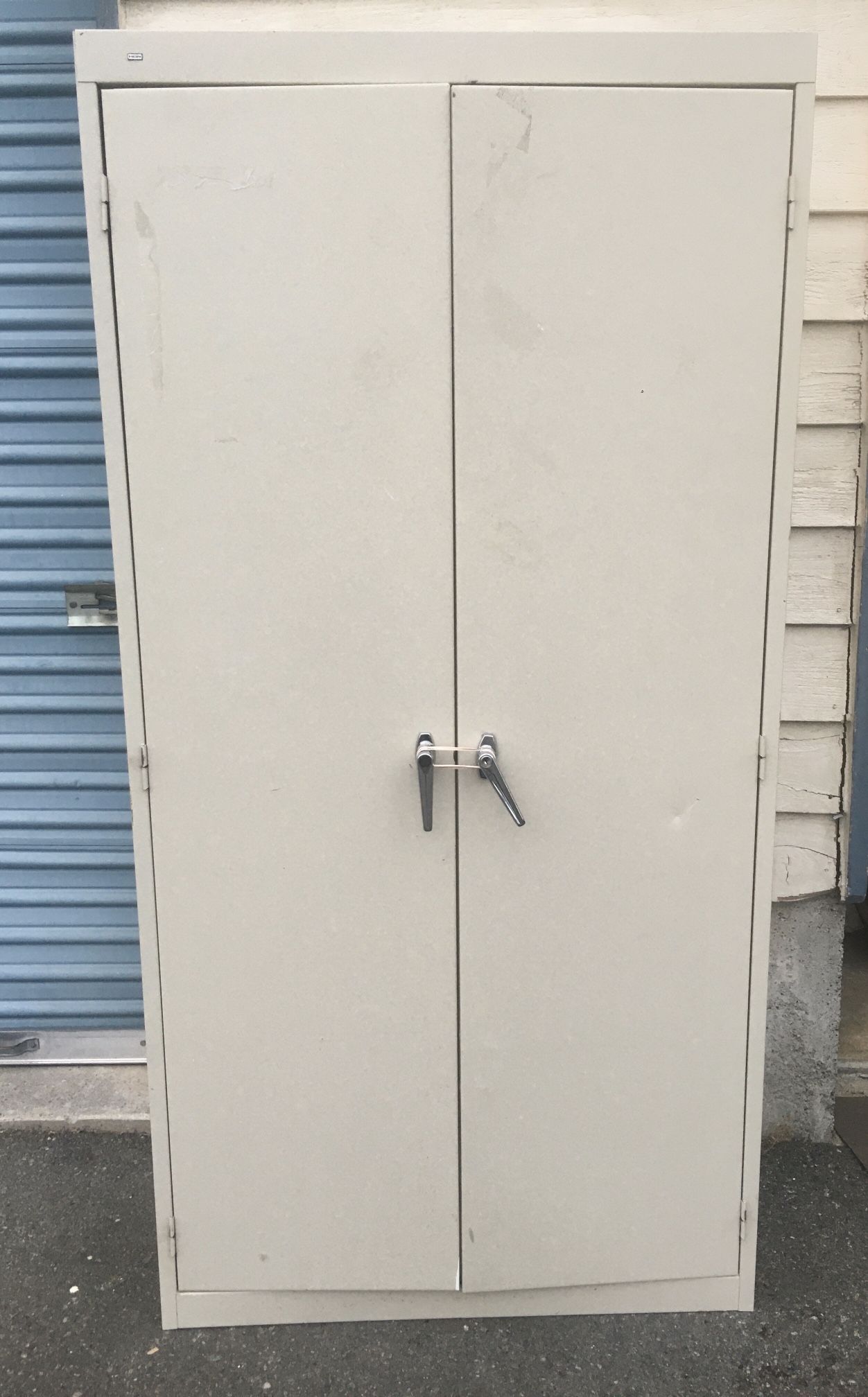Metal Cabinet With 5 Shelves 6’ Tall Storage Cabinet