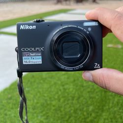 Nikon Coolpix S6100 Black 