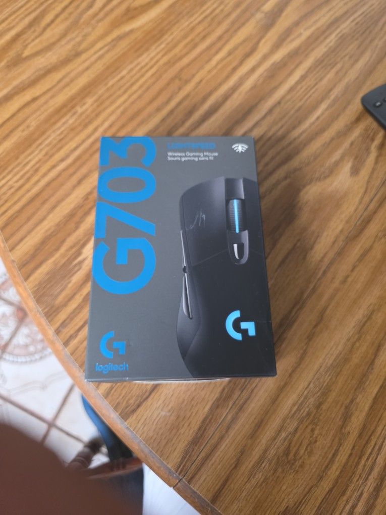 G703 Lightspeed Wireless Gaming Mouse W/Hero 25K Sensor, PowerPlay Compatible,