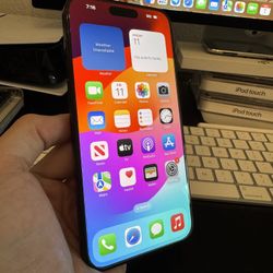 iPhone 15 Pro Max 256GB Unlocked to any carrier! Like new condition!