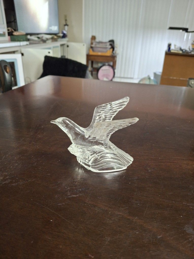 Lead Crystal Dove In Flight 3"H