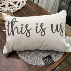  Pillow Farmhouse Bedroom New! Price Drop !!!