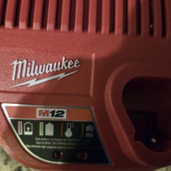 Milwaukee M12 Battery Charger