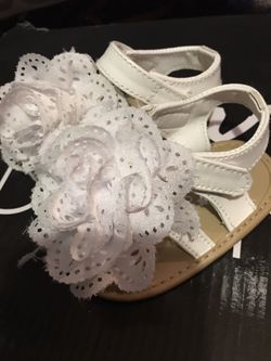 White sandals 3-6 months