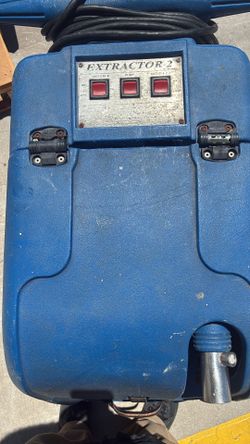Carpet extractor