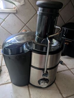 Vegetables and Fruit Juicer