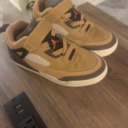 Kids Jordan  Size 12.5