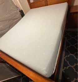 QUEEN SIZE Memory Foam TEMPURPEDIC