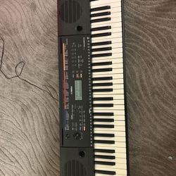 Yamaha Electric Keyboard