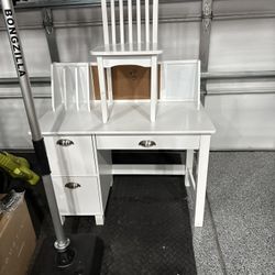 Child Desk And Chair (kidcraft)