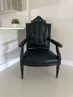 Vintage Gothic Throne Accent Chair