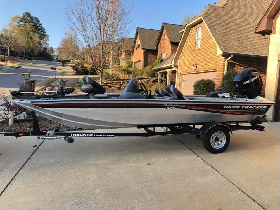Photo 2008 Bass Tracker Low