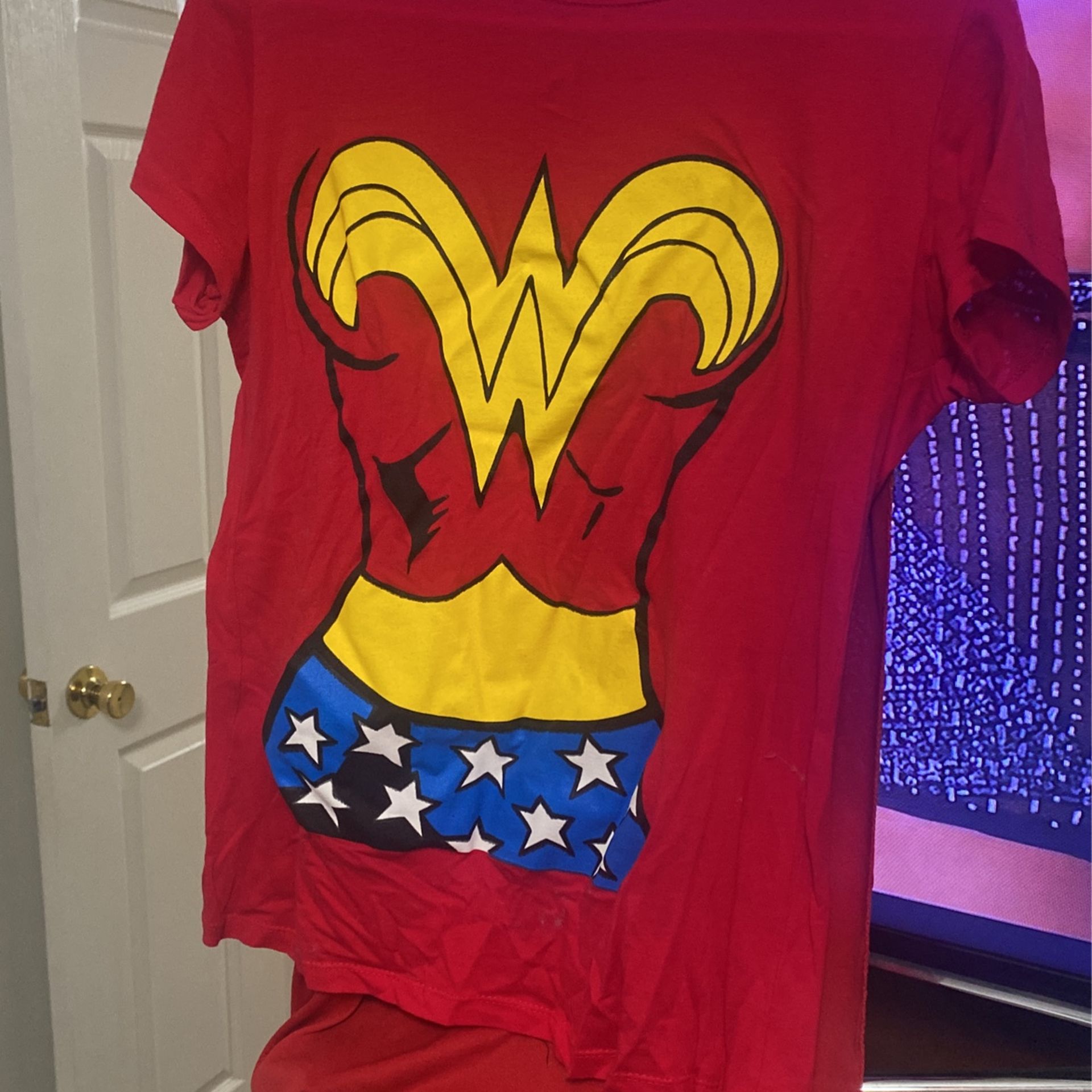 Wonder woman shirt with cape sales