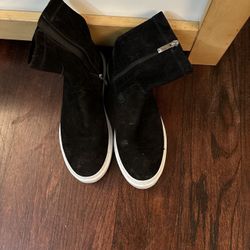 Womens Boots Size 8.5