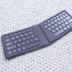 Bluetooth wireless foldable Keyboard
