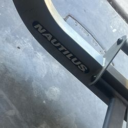 Nautilus bench press bar weight