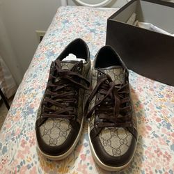 Gucci Sneakers 8G $300