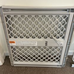 Plastic Expandable Baby Gate 