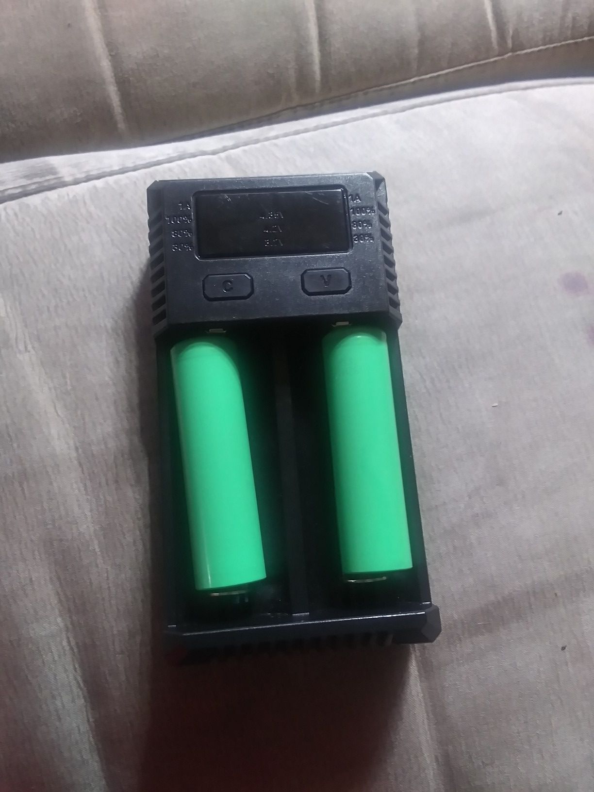 Charger with 2 batteries with vap