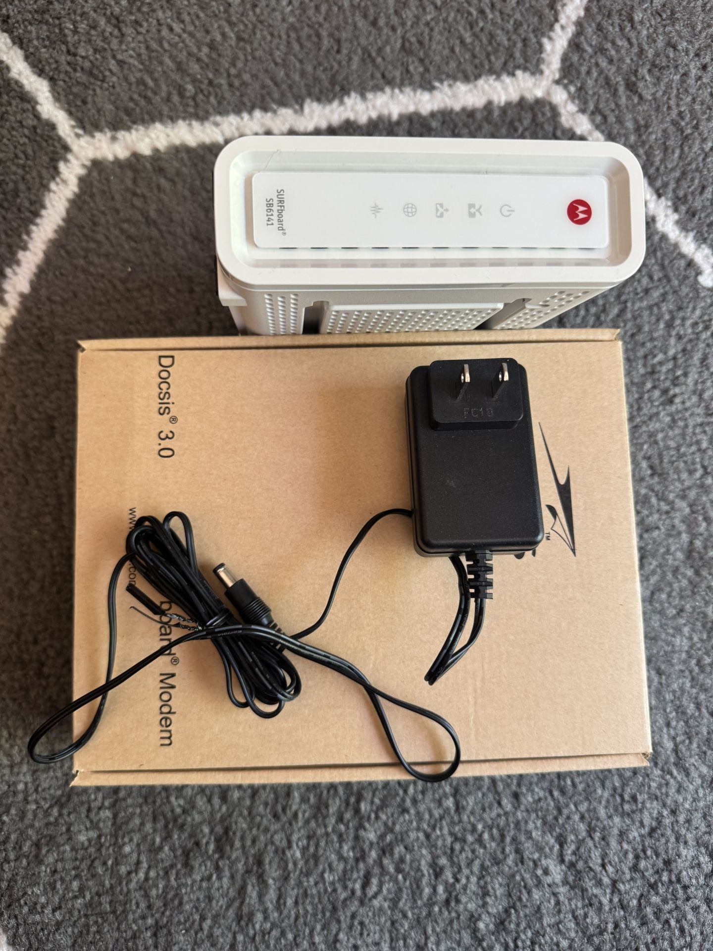Arris SurfBoard SB6141 DOCSIS 3.0 Cable Modem - White