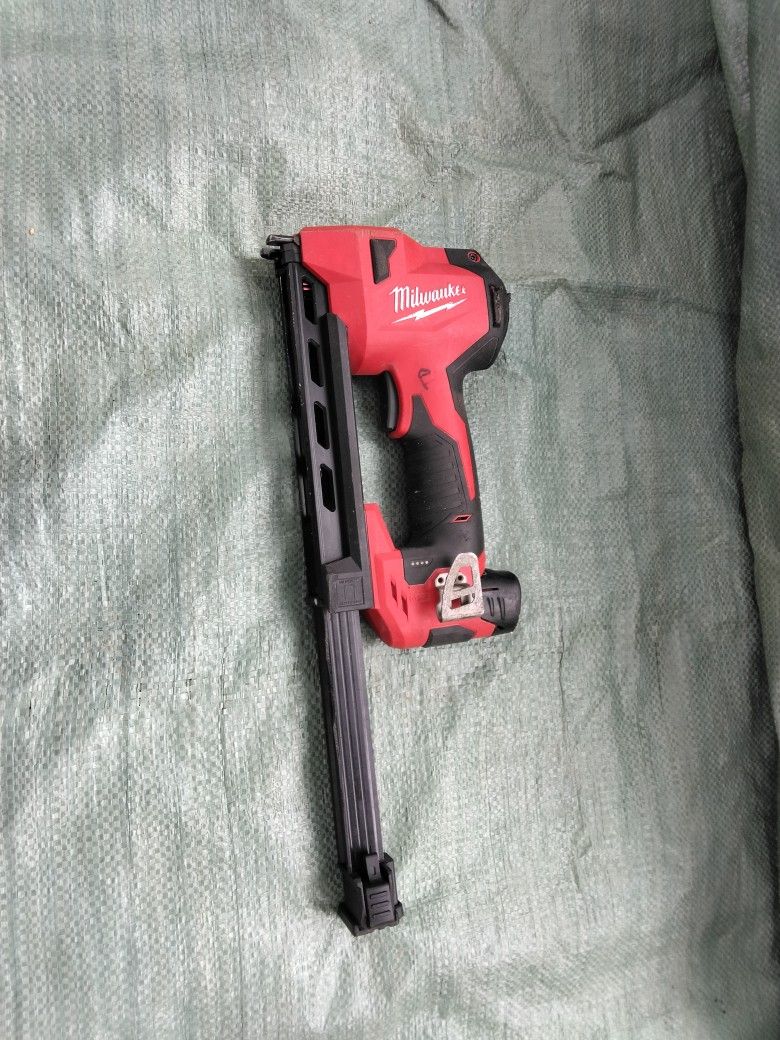 Milwaukee Cable Stapler