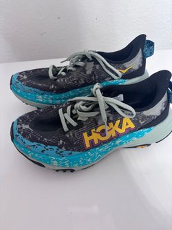 Women’s HOKA Speedgoat 6 Trail Running Shoes – Size 6
