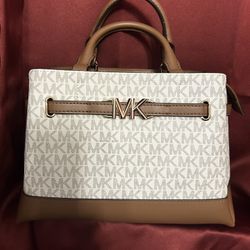 New Michael Kors Purse