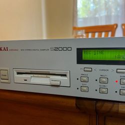 Akai S2000 Sampler 