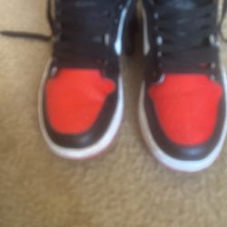 High too Jordan 1s worn exactly 3xs. selling for 110 need gone asap size 8.5