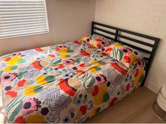 Queen Bed!