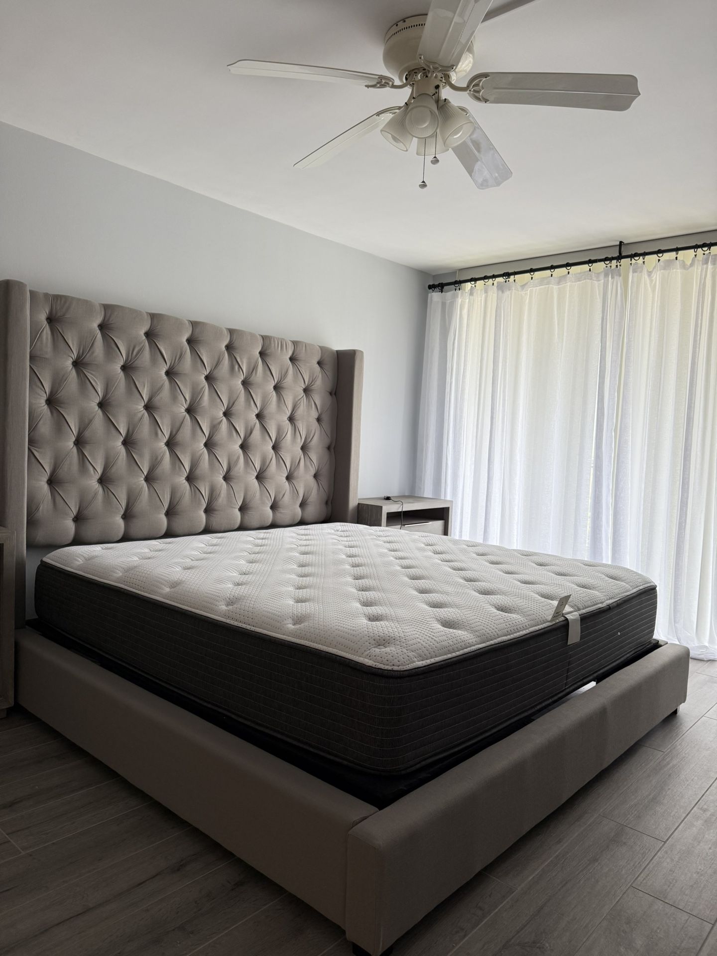 King Size Bed Frame Only📌