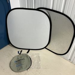 Westcott 4-in-1 Illuminator Reflector Kit For Photography ( Camera / Tripod Accessories )