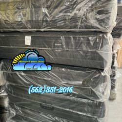 Beautyrest Queen Size Mattress And Boxspring Black 