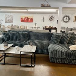 Grey 2pc Sectional 