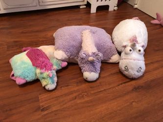 3 unicorn stuffed animals