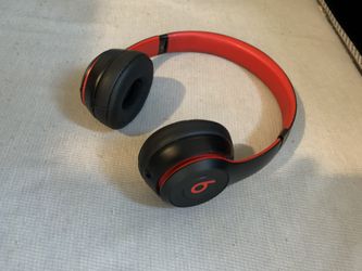 Beats Solo 3 Wireless (in great condition)