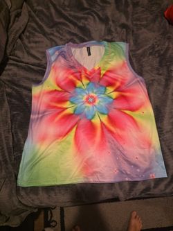 Women's tie dye flower top XL