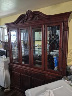 Kitchen glasses cabinet
